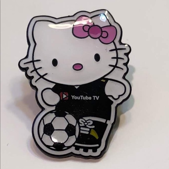 Hello Kitty Pin LAFC - Picture 1 of 1